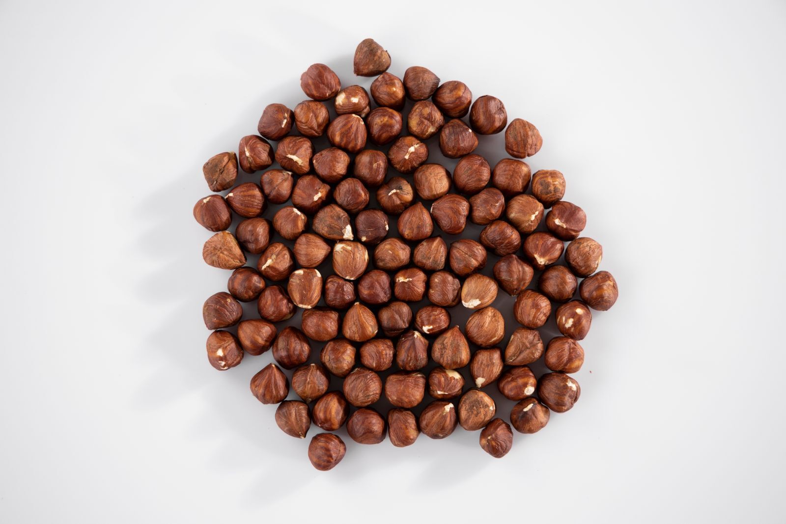 Natural hazelnut kernels with skin